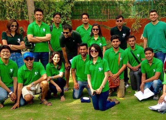 Robin Hood Army volunteers distributing food